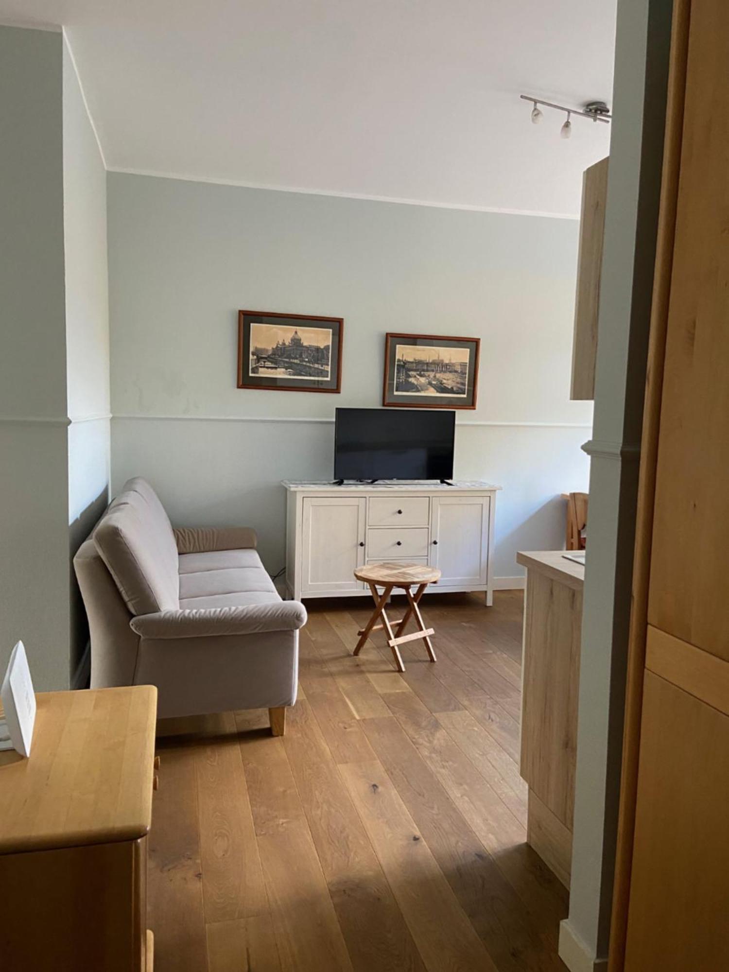 Fewo Mit 2 Schlafzimmern, Wohnkueche, Terrasse Bonn Dış mekan fotoğraf
