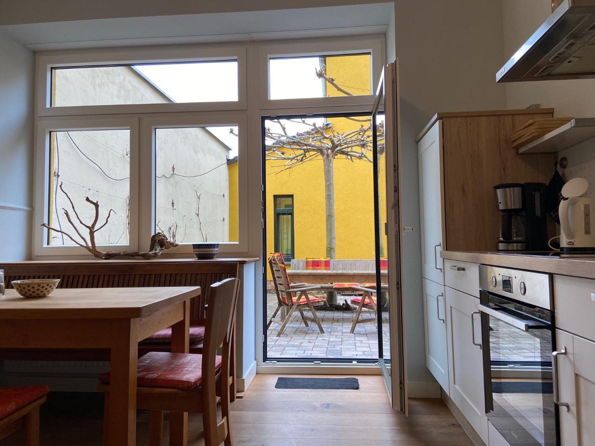 Fewo Mit 2 Schlafzimmern, Wohnkueche, Terrasse Bonn Dış mekan fotoğraf
