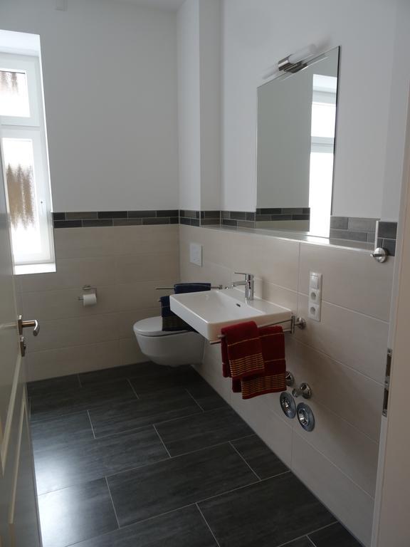 Fewo Mit 2 Schlafzimmern, Wohnkueche, Terrasse Bonn Dış mekan fotoğraf